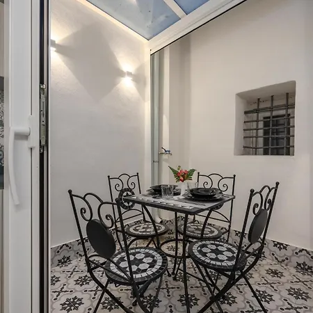 Roccella Apartment *